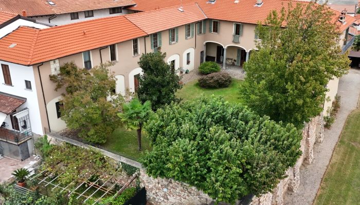 Dwór na sprzedaż Pombia, Piemont,  Włochy