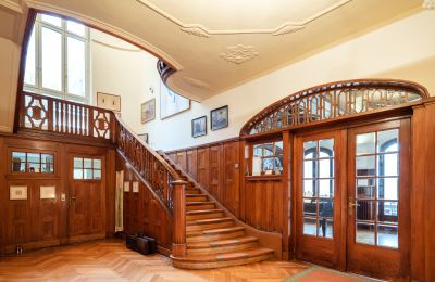 Posiadłości, Życie w historycznej willi: przestronny apartament dla lekarzy i ludzi kultury