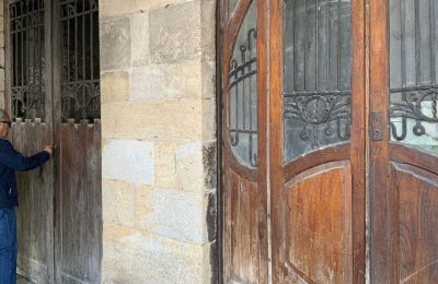 Dwór na sprzedaż Pontedeume, Calle Real, Galicja, Puerta principal y bajo comercial