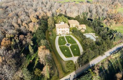 Zabytkowa willa na sprzedaż Pontedera, Toskania, Działka