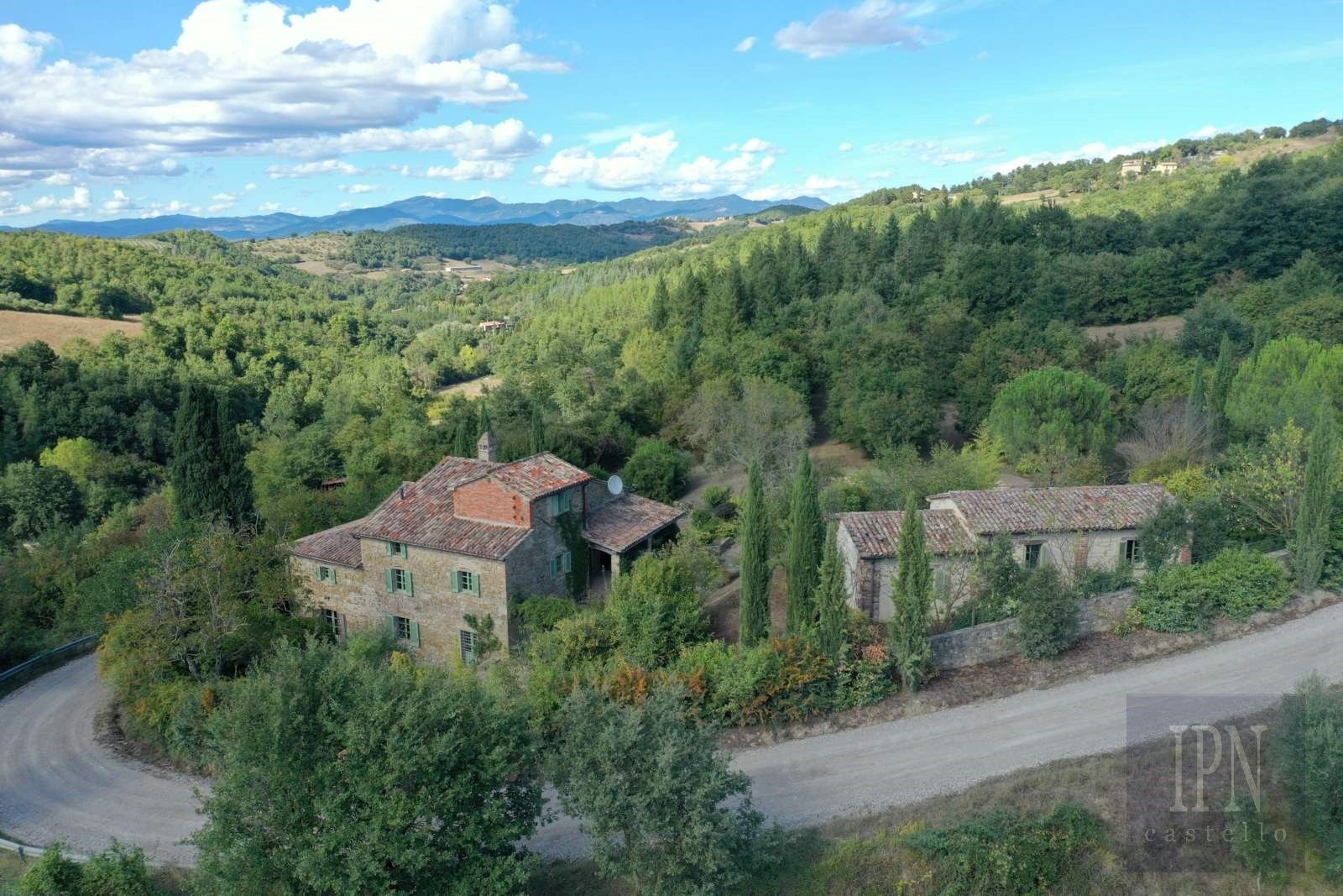 Zdjęcia Wiejski dom na sprzedaż „Willa Santa Maria” - Umbria-Toskania