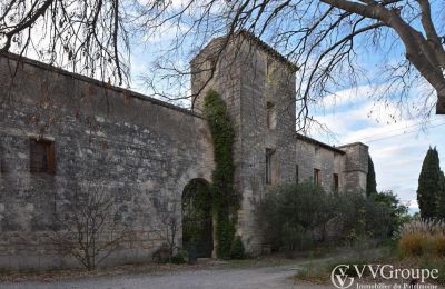 Posiadłości, Posiadłość templariuszy z parkiem i kaplicą