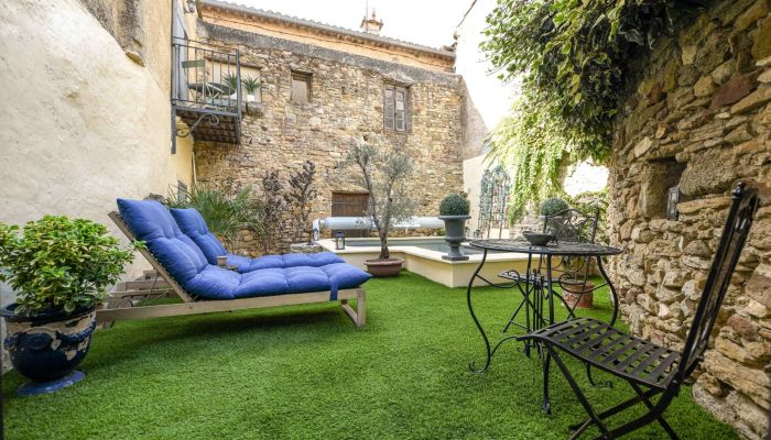 Zabytkowa nieruchomość na sprzedaż Uzès, Oksytania,  Francja