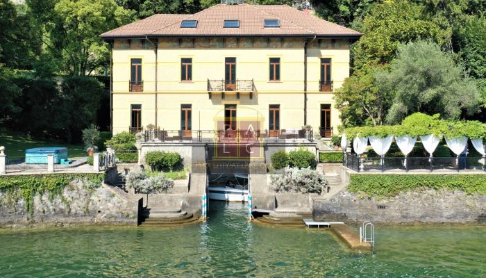 Zabytkowa willa na sprzedaż Moltrasio, Lombardia,  Włochy