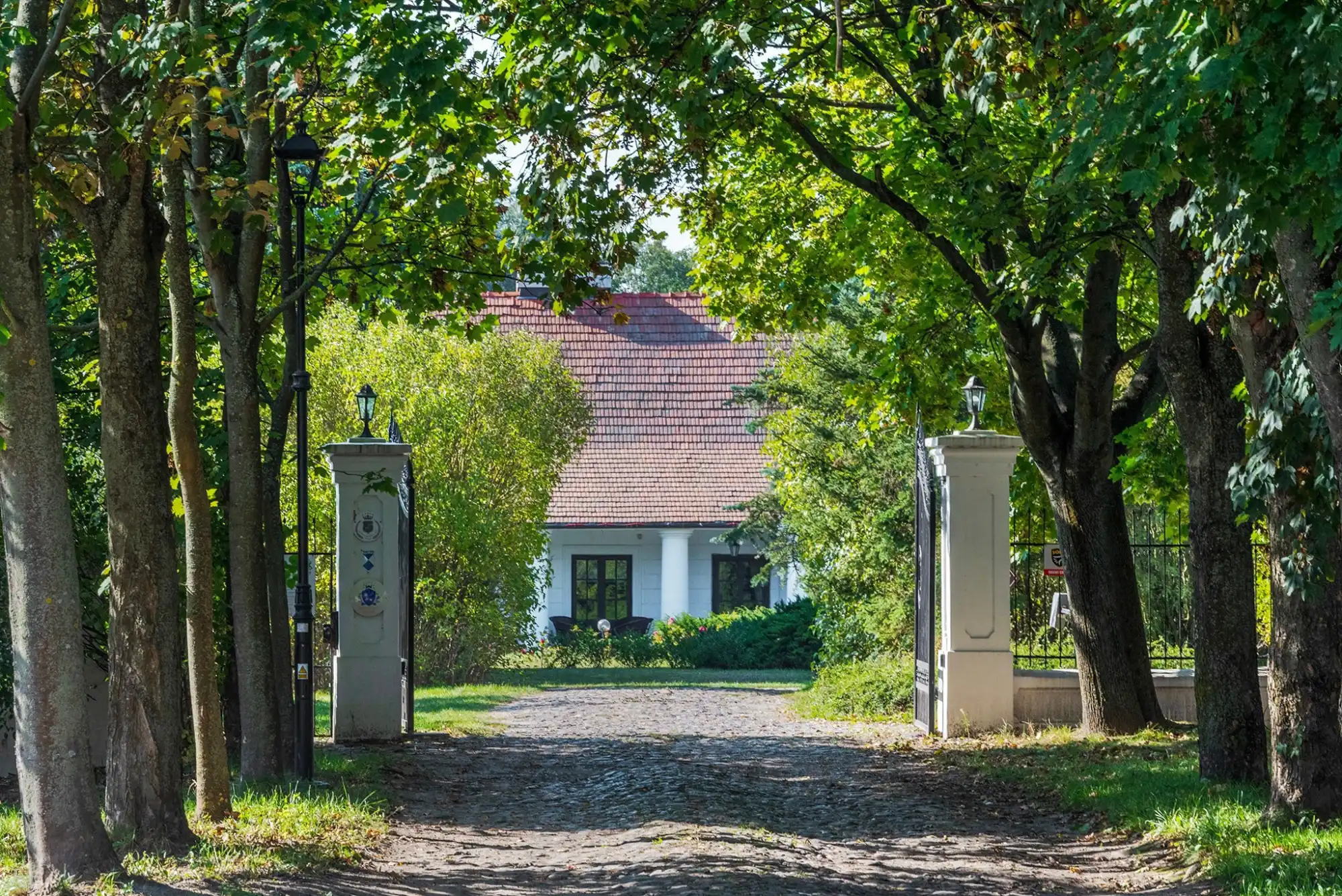 Zdjęcia Dworek XVIIIw. Mazowieckie hotel pensjonat