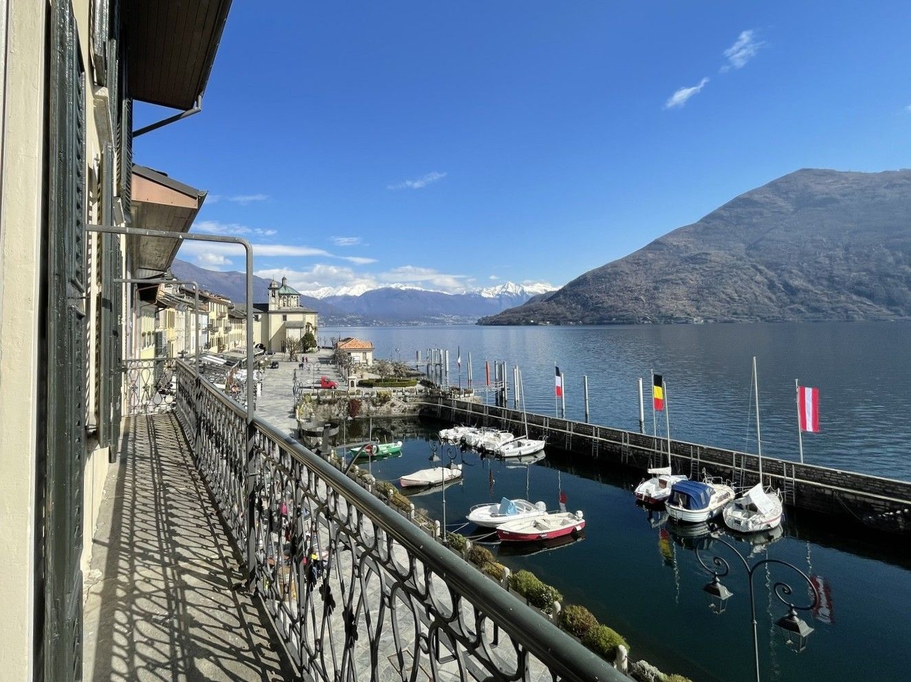 Zdjęcia Historyczna rezydencja w Cannobio z widokiem na Jezioro Maggiore