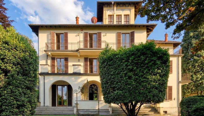 Willa z początku XX wieku w renomowanym kurorcie Stresa nad jeziorem Maggiore