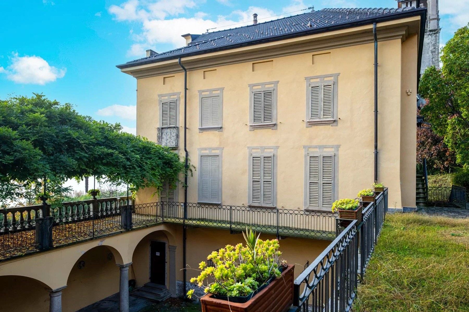 Zdjęcia Villa De Fichard z boutique hotelem nad jeziorem Maggiore w Belgirate