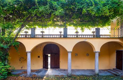 Posiadłości, Villa De Fichard z boutique hotelem nad jeziorem Maggiore w Belgirate