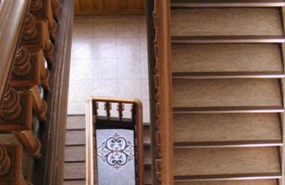 Zabytkowa willa na sprzedaż Neustadt an der Weinstraße, Nadrenia-Palatynat, Massive Holztreppe