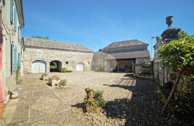 Zabytkowa nieruchomość na sprzedaż Nay, Nouvelle-Aquitaine, Dziedziniec wewnętrzny