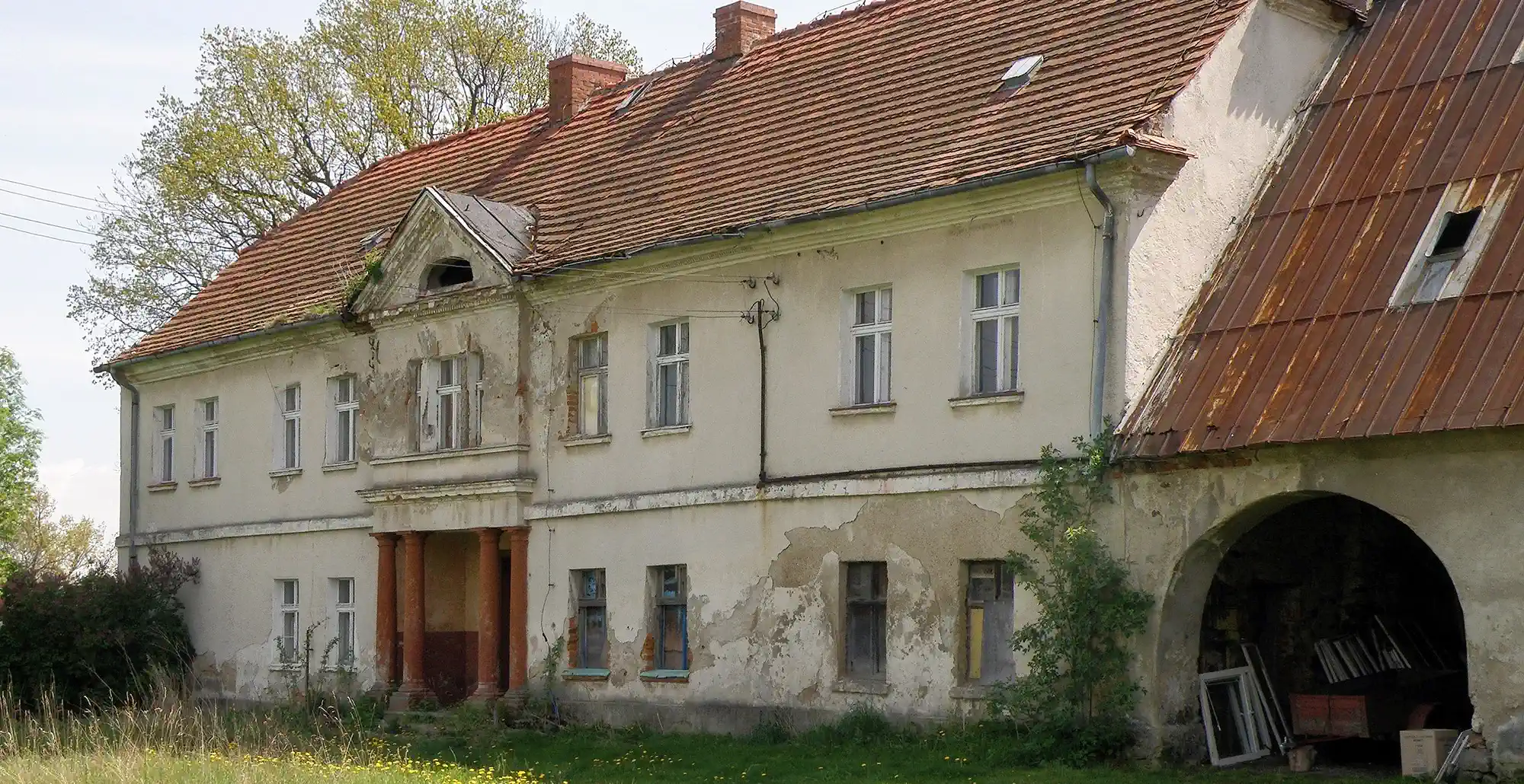 Zdjęcia Zespół dworsko-folwarczny w Starkowie, gm. Kłodzko, pow. kłodzki, woj. dolnośląskie