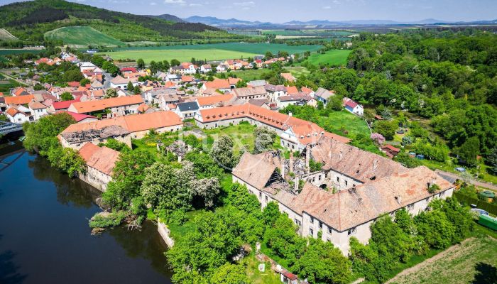 Pałac na sprzedaż Vršovice, Ústecký kraj,  Czechy