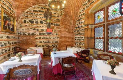 Zamek na sprzedaż Pavone Canavese, Piemont, Restauracja