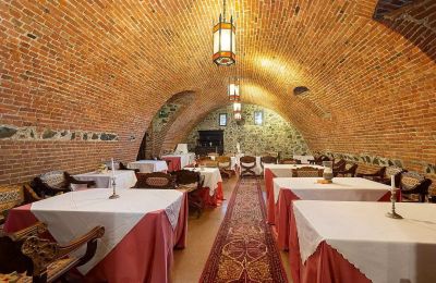 Zamek na sprzedaż Pavone Canavese, Piemont, Restauracja