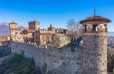 Zamek na sprzedaż Pavone Canavese, Piemont, Zdjęcie Drona