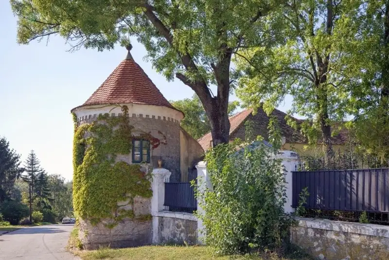Dwór na sprzedaż Trnavský kraj, okres Hlohovec, Koplotovce,  Słowacja, 4