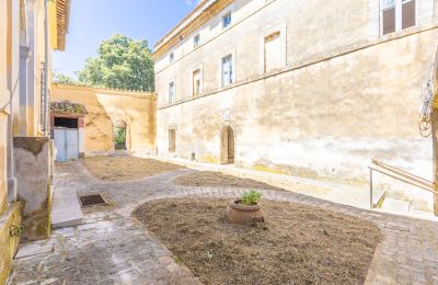 Zamek na sprzedaż Vacone, Piazza del Municipio 1, Lacjum, Dziedziniec wewnętrzny