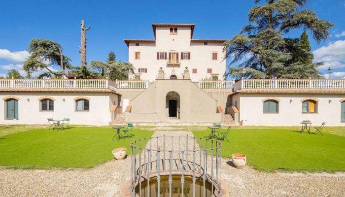 Posiadłość Villa Murtas w toskańskich wzgórzach niedaleko Florencji z parkiem i spa