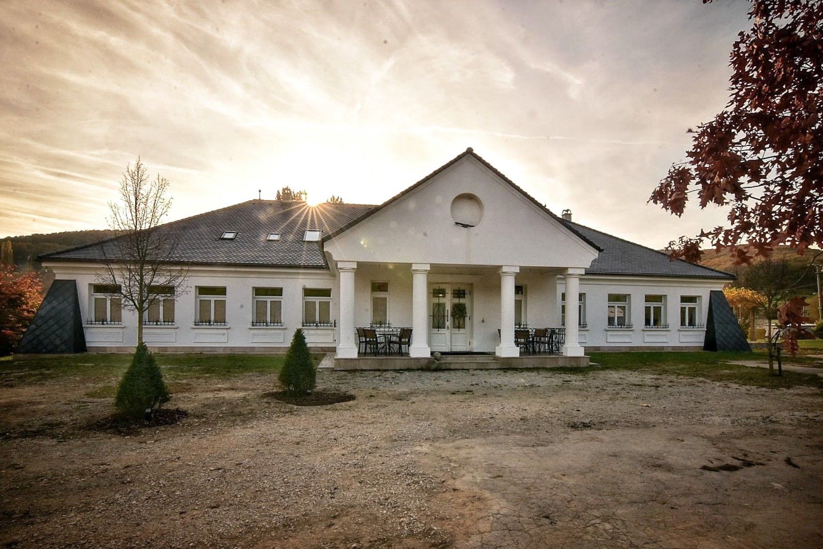Zdjęcia Mały dworek blisko granicy z Czechami