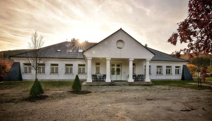 Dwór na sprzedaż Trenčiansky kraj, okres Trenčín, Melčice - Lieskové, Melčice,  Słowacja
