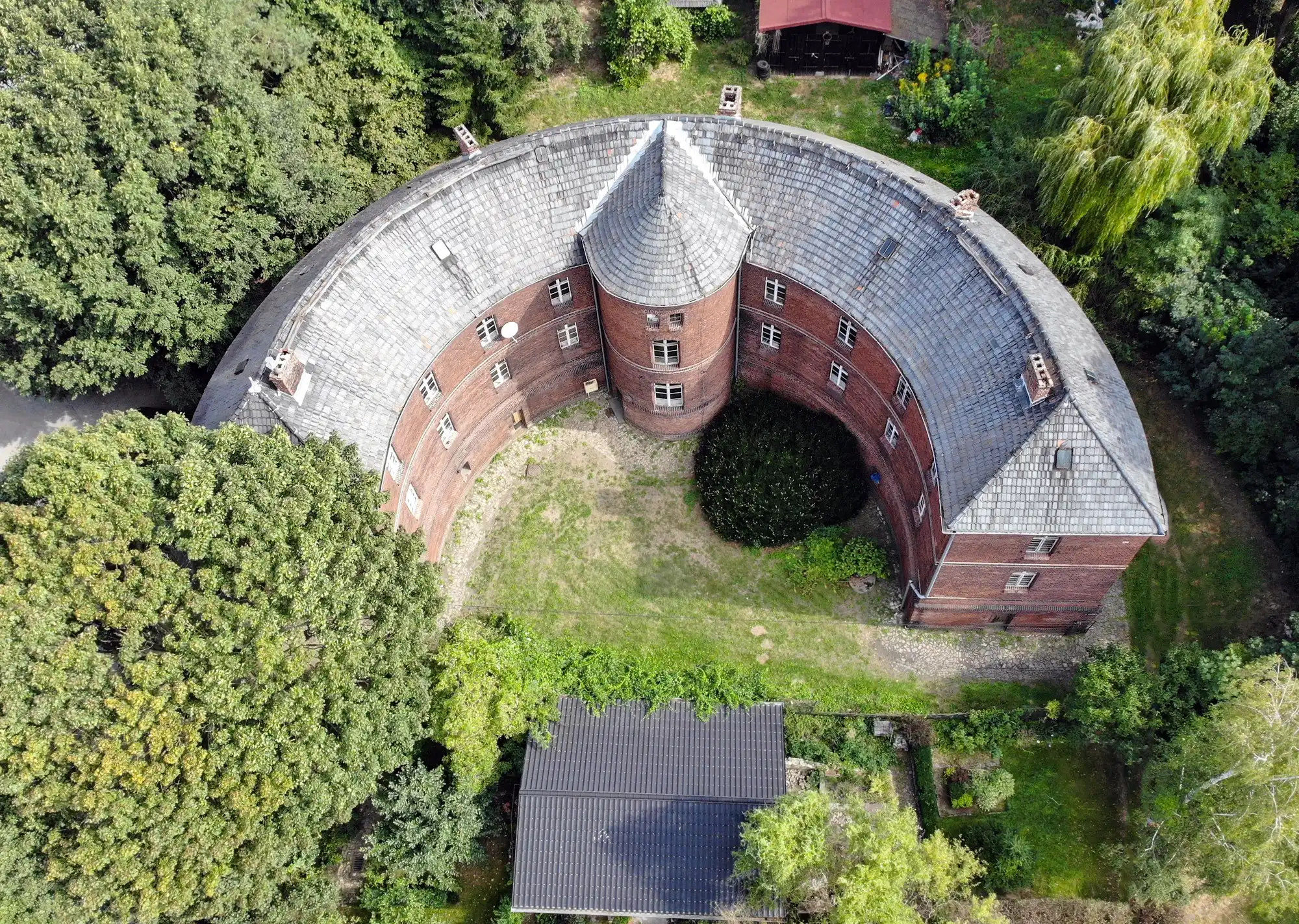 Zdjęcia Twierdza Koźle - budynek forteczny pełniący funkcję mieszkalną