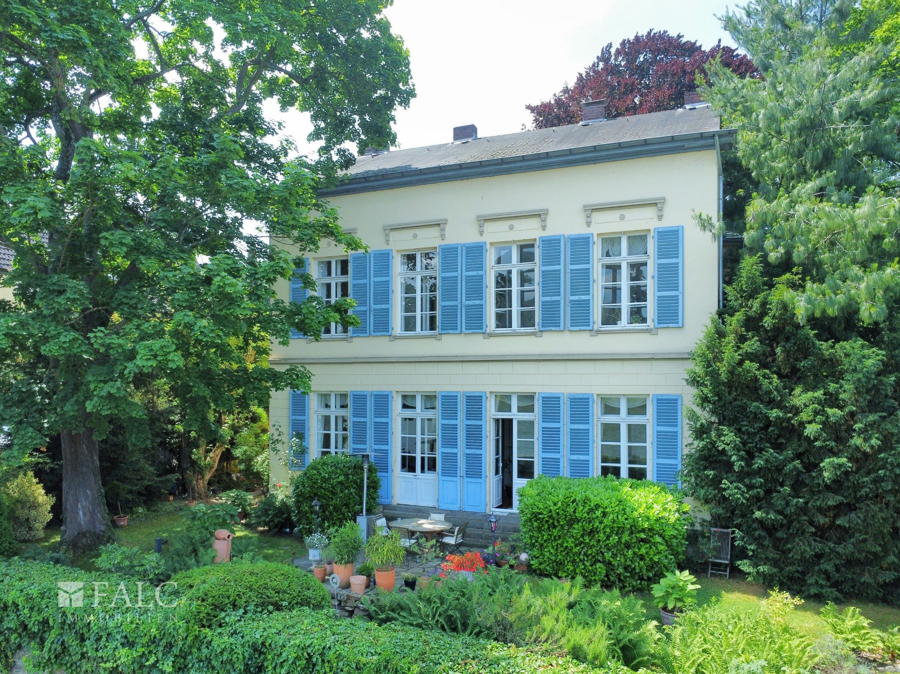 Zdjęcia Willa nad Renem z 1840 roku w Bonn