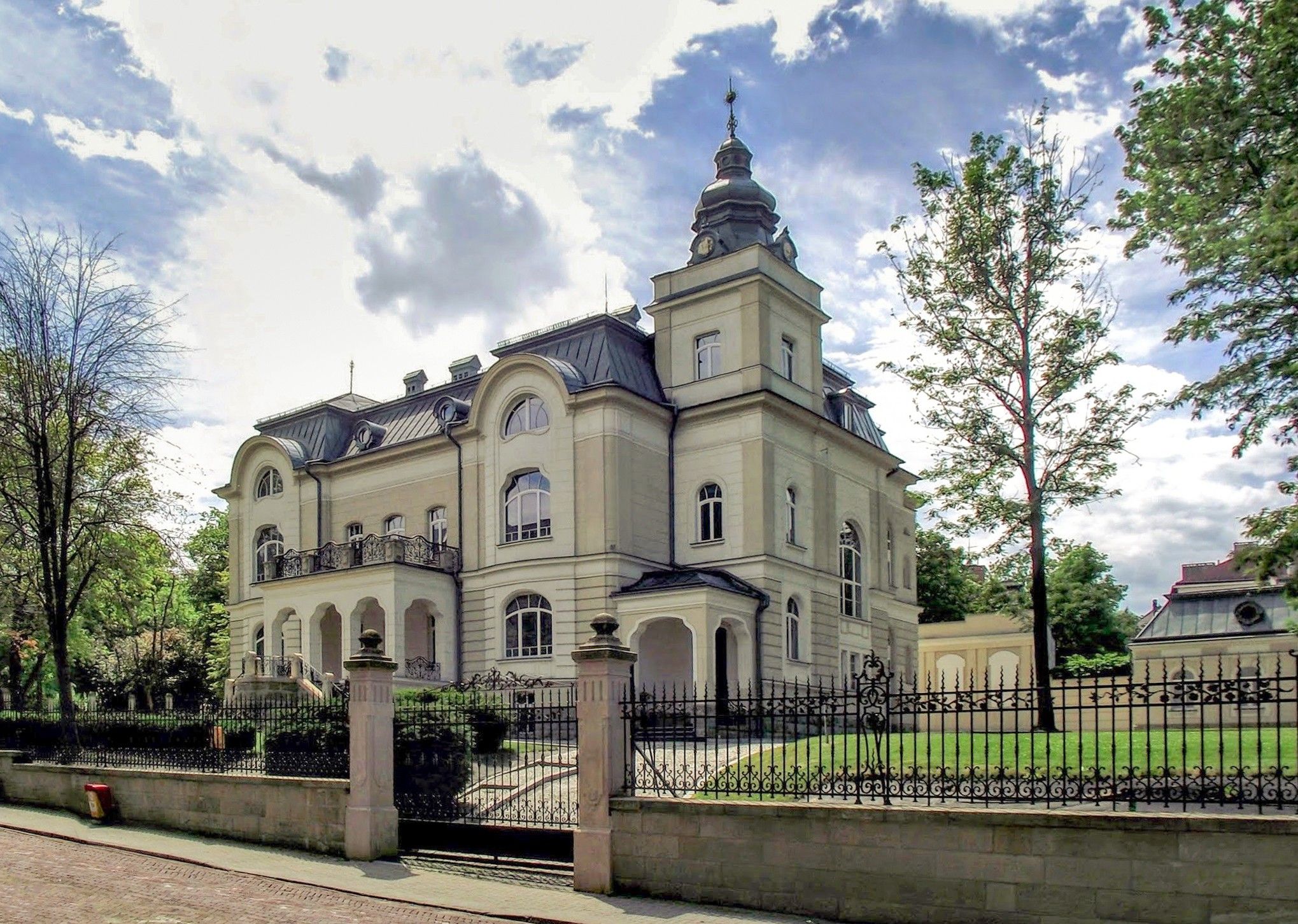 Zdjęcia Willa Schneidera- ponadczasowy symbol prestiżu i architektoniczna perła miasta