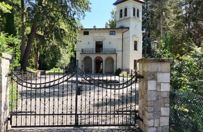 Posiadłości, Karkonosze - Dwór Anny w Wojkowie - miejsce wyjątkowe, pełne historii i magii - obiekt pozostał w poprzedniej epoce