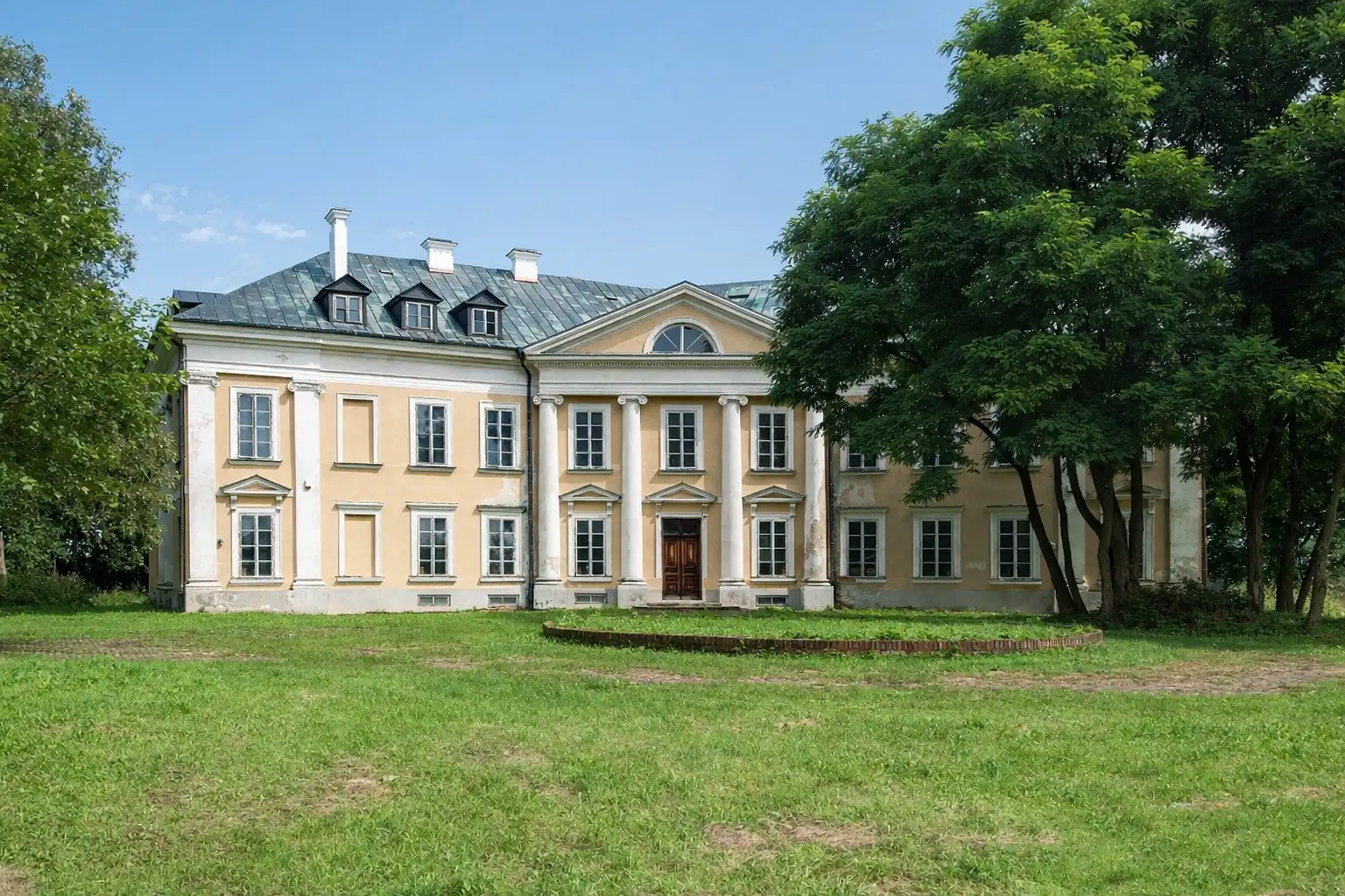 Zdjęcia Pałac w Luberadzu - Perła architektury XVIII wieku