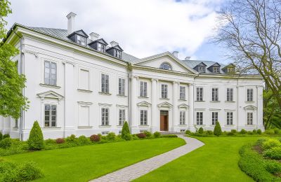 Posiadłości, Pałac | Perła architektury XVIII wieku