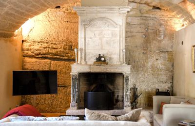 Zabytkowa nieruchomość na sprzedaż Uzès, Oksytania, Kominek