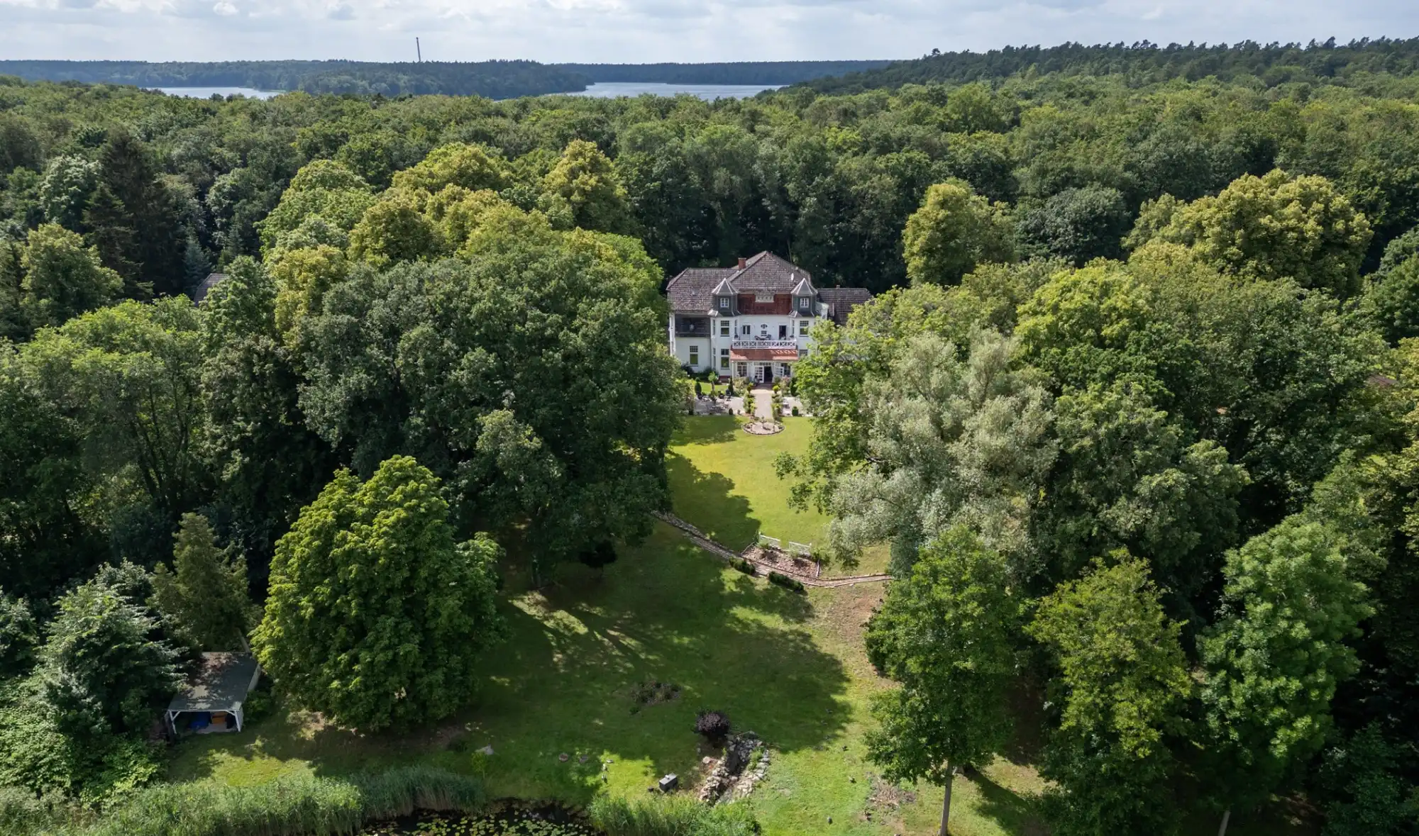 Zdjęcia Pałacyk z prywatnym dostępem do jeziora, Brandenburgia, blisko Berlina