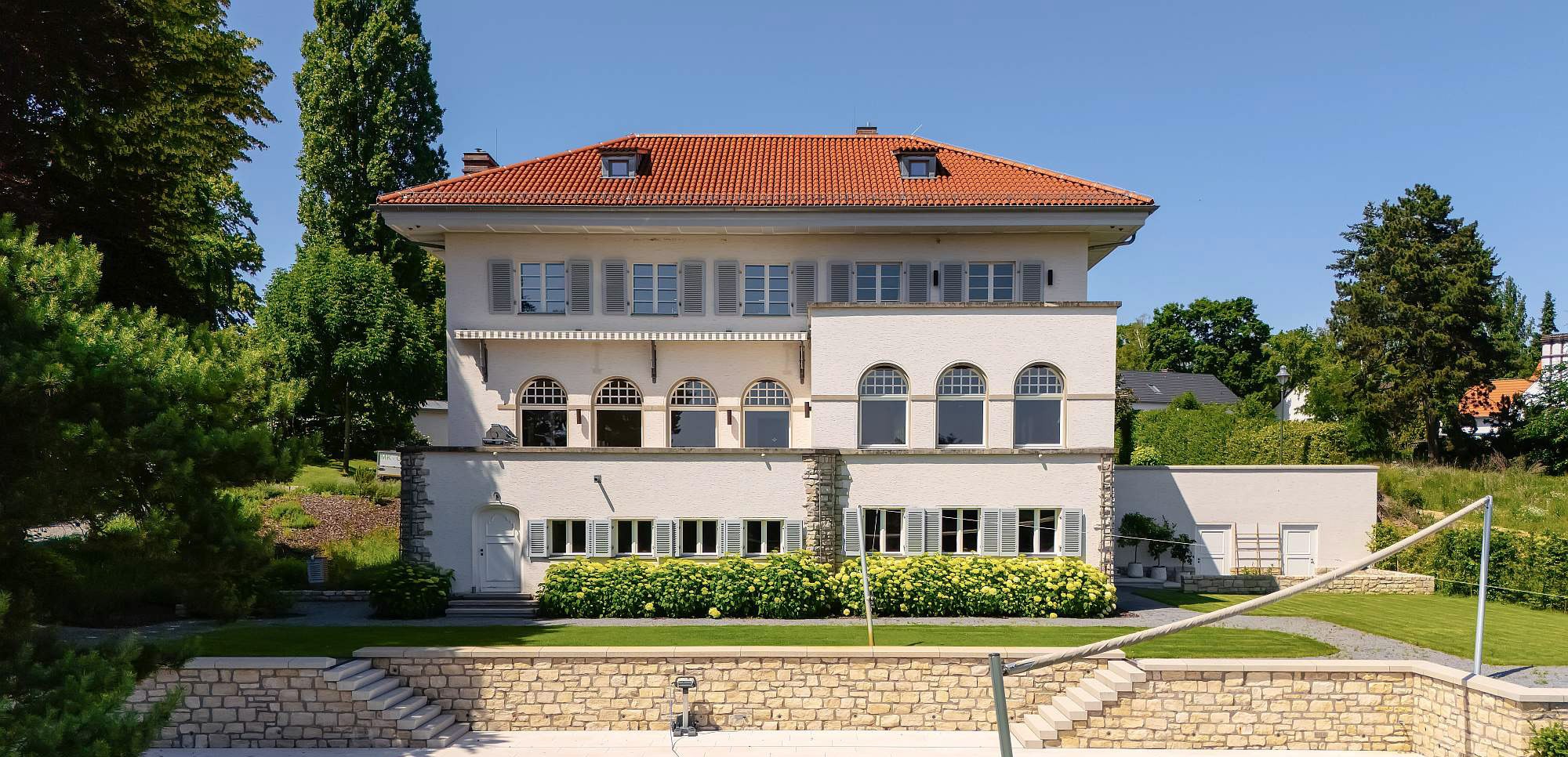 Zdjęcia Berlin: Wyjątkowa posiadłość nad jeziorem z prywatnym pomostem i pięknym ogrodem