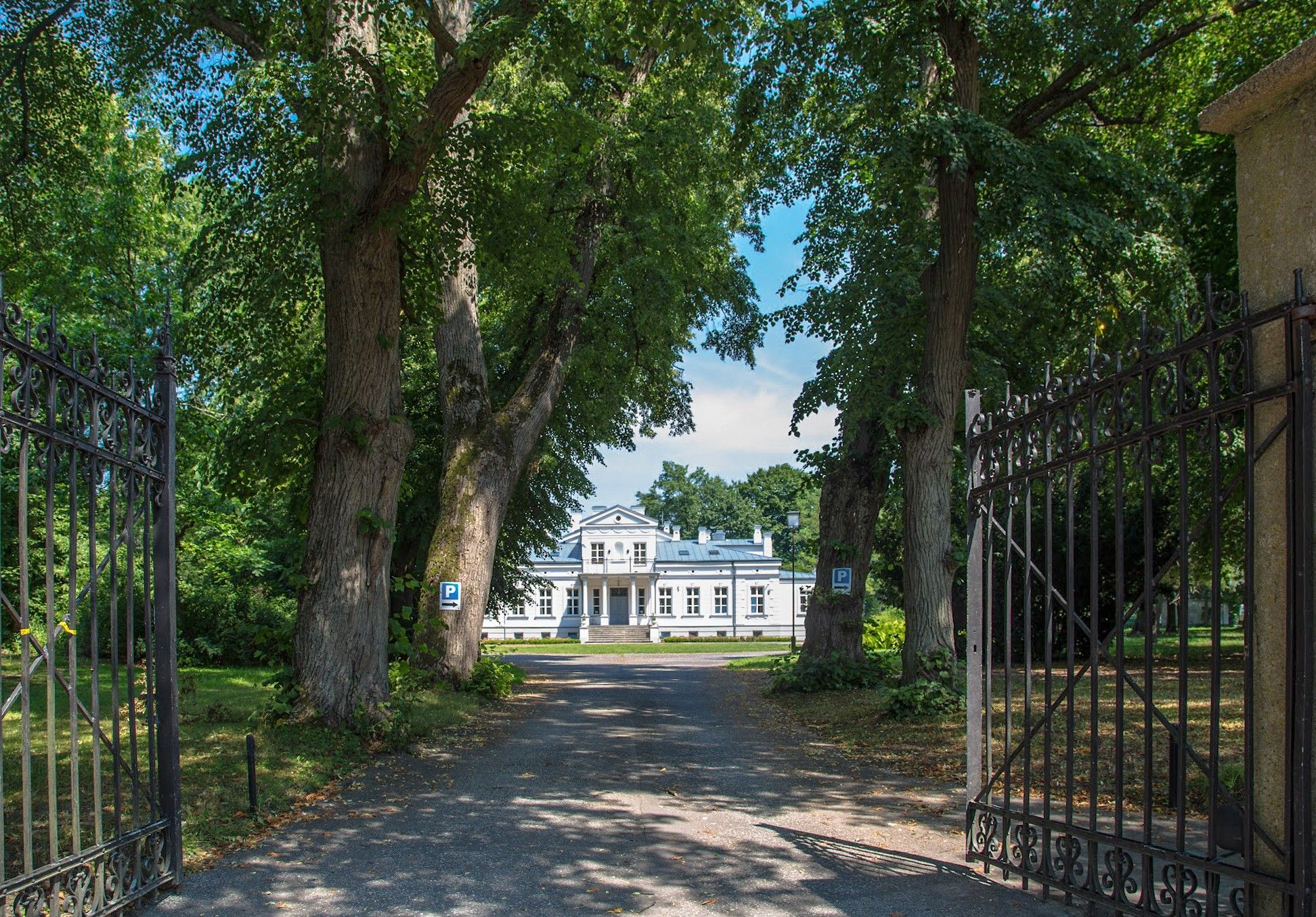 Zdjęcia Palais im Südwesten von Warschau