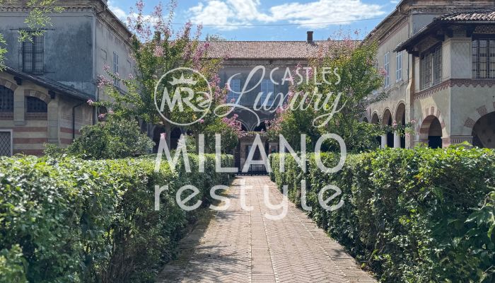 Zamek na sprzedaż Lombardia,  Włochy