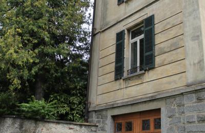 Zabytkowa willa na sprzedaż Faido, Ticino, ingresso garage