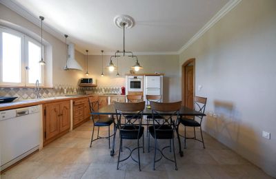 Zabytkowa nieruchomość na sprzedaż Uzès, Oksytania, Kuchnia