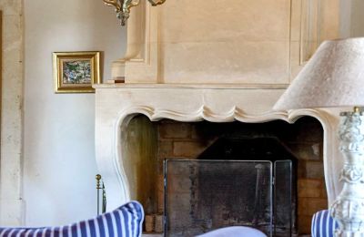 Zabytkowa nieruchomość na sprzedaż Uzès, Oksytania, Kominek