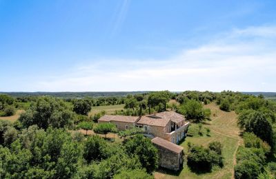 Zabytkowa nieruchomość na sprzedaż Uzès, Oksytania, Położenie nieruchomości