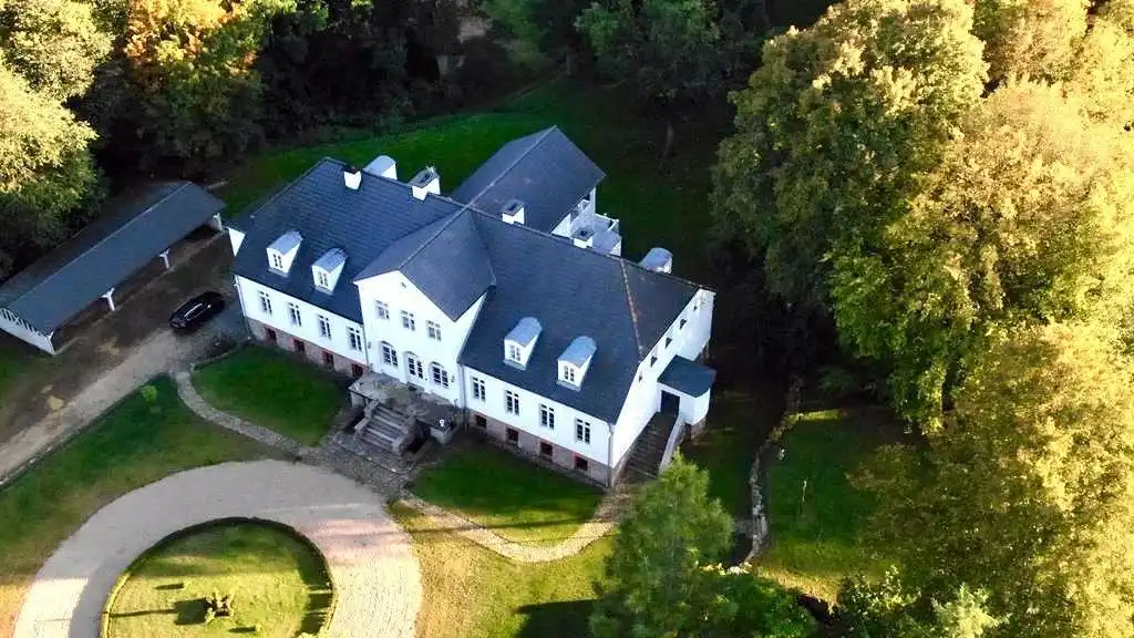 Zdjęcia Dwór Role w rezerwacie Natura 2000 niedaleko Miastka