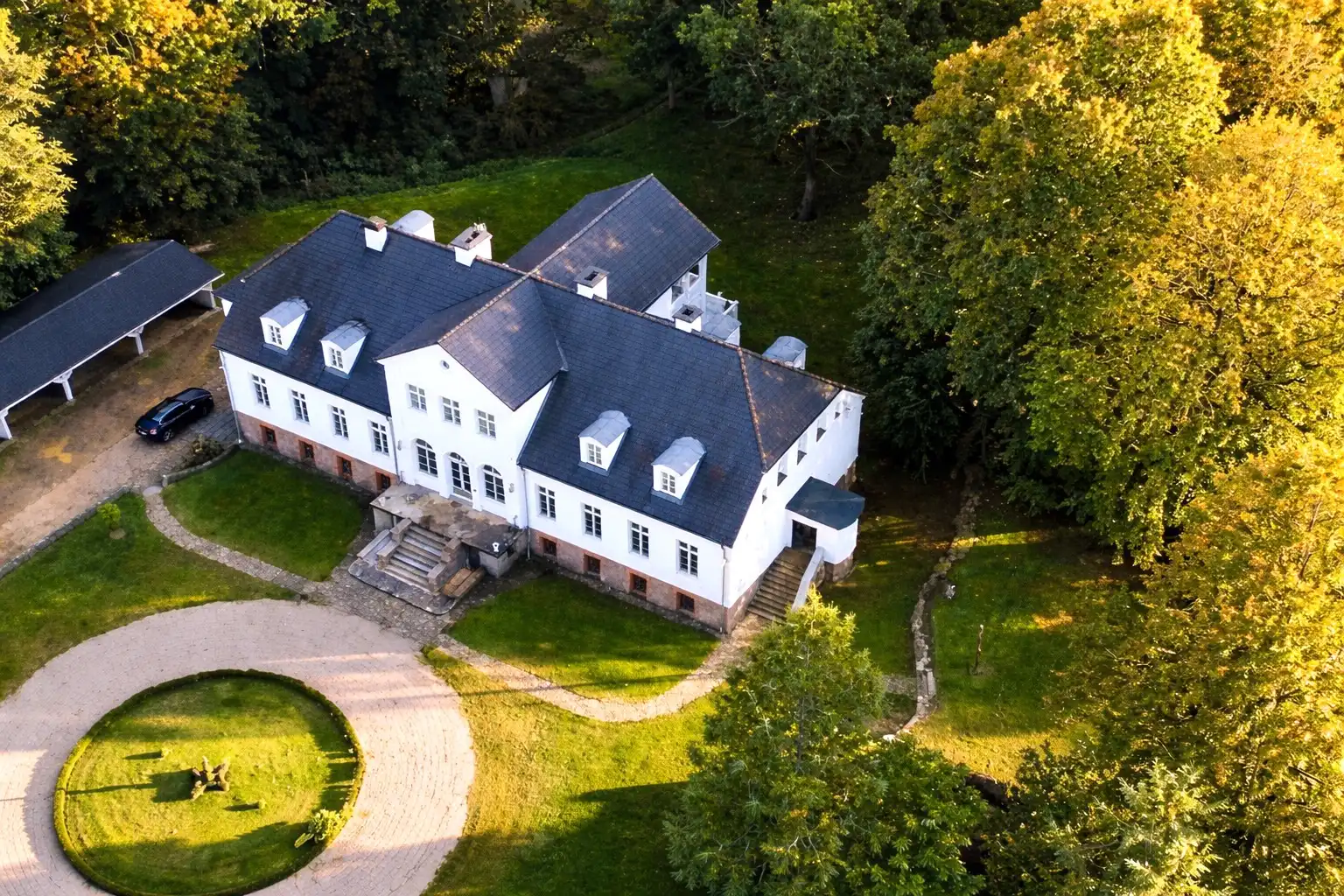 Zdjęcia Dwór Role w rezerwacie Natura 2000 niedaleko Miastka