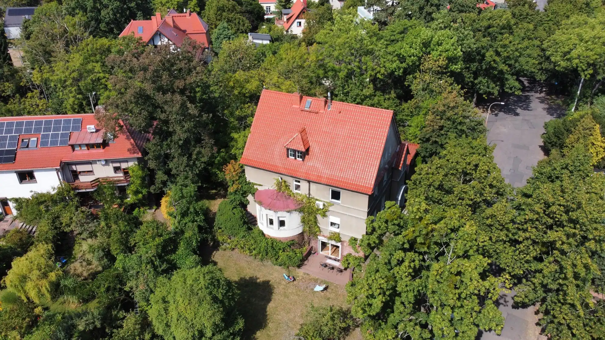 Zdjęcia Wrocław, ul. Krzycka: Przedwojenna willa "pod dwiema kulami" dla konesera