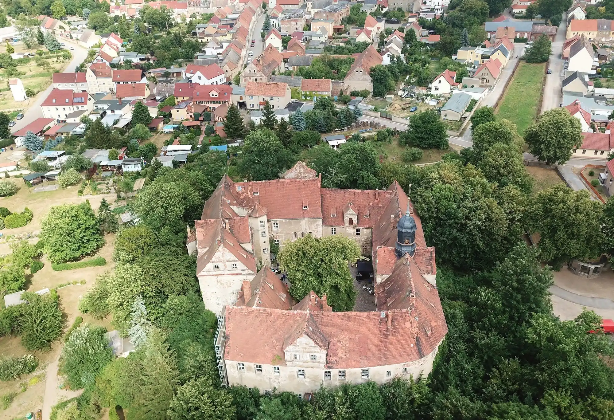 Zdjęcia Zamek nad Łabą z planem renowacji