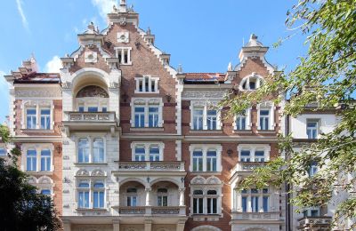 Posiadłości, Przestronne mieszkanie w centrum Pragi z widokiem na rzekę Wełtawę