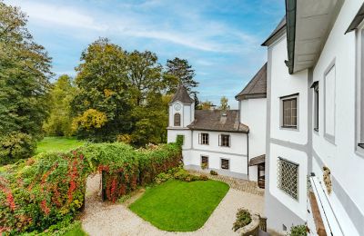 Pałac na sprzedaż 4693 Desselbrunn, Górna Austria, Bezaubernd schmiegt sich die Kapelle an das Ensemble