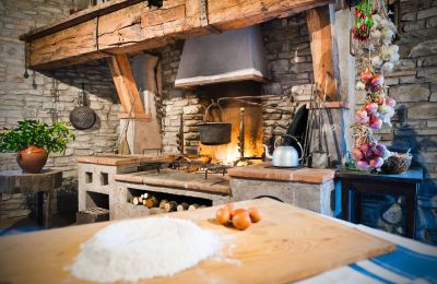 Pałac miejski na sprzedaż Mercatello sul Metauro, Marche, Kuchnia