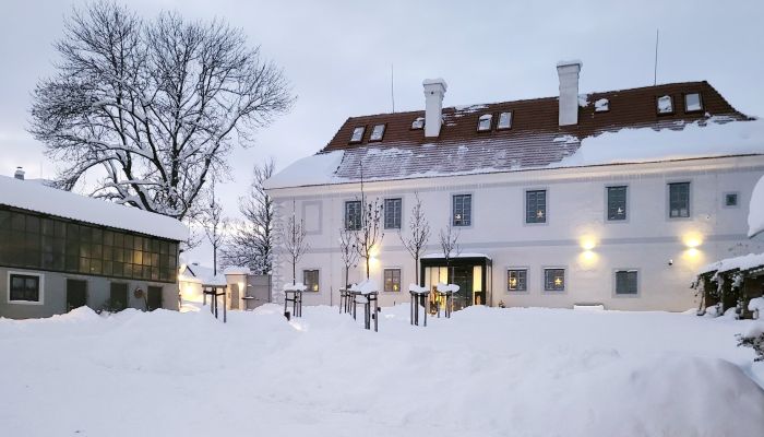 Inspiracja renesansem, odrestaurowany na przyszłość: zamek jak dom jednorodzinny