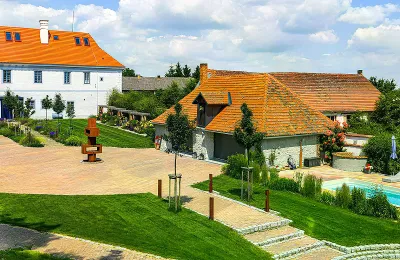 Inspiracja renesansem, odrestaurowany na przyszłość: zamek jak dom jednorodzinny, Zdjęcie 2