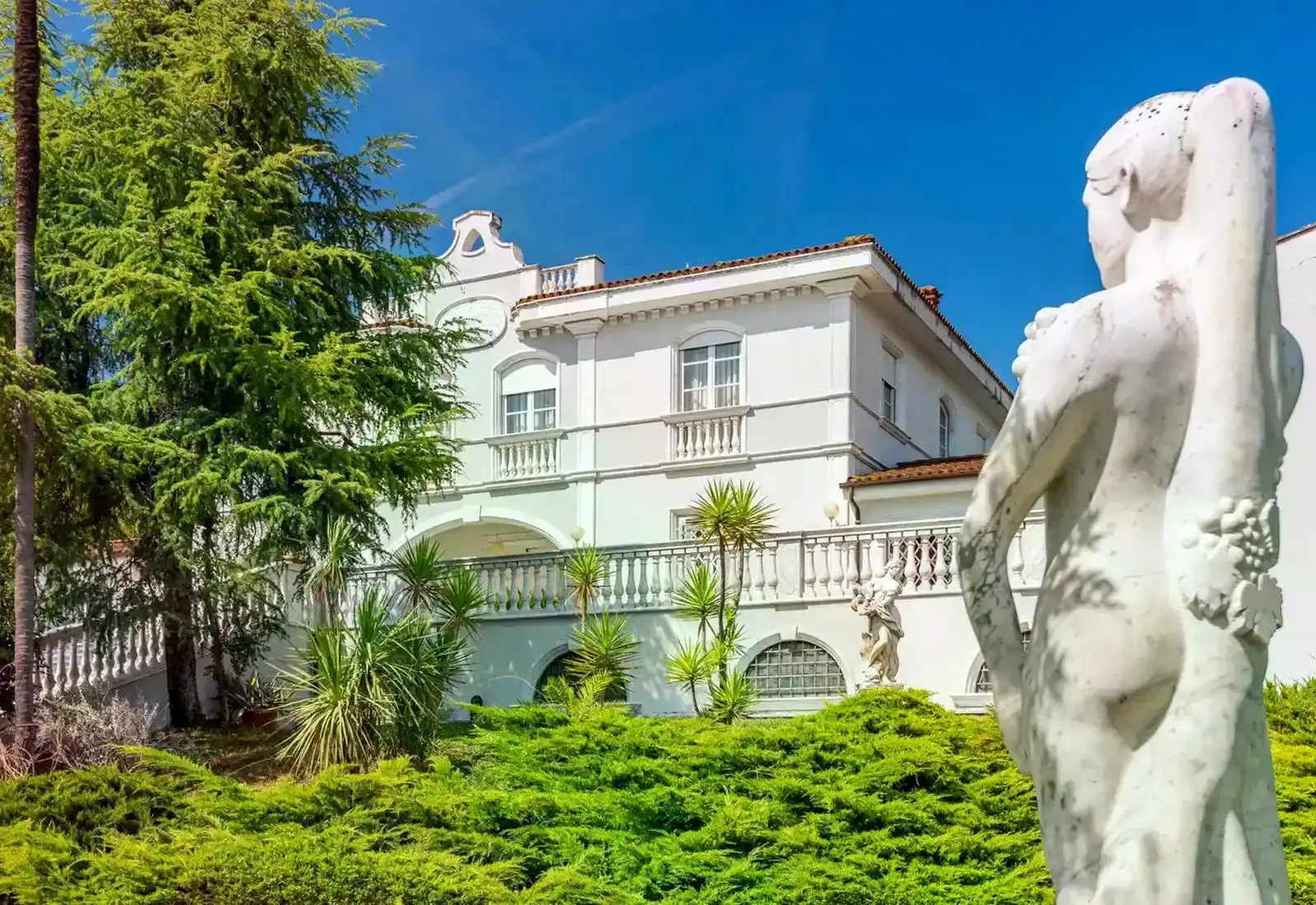 Zdjęcia Villa Beatrice w Toskanii – Historyczna rezydencja z parkiem 1,4 ha, winnicą i basenem